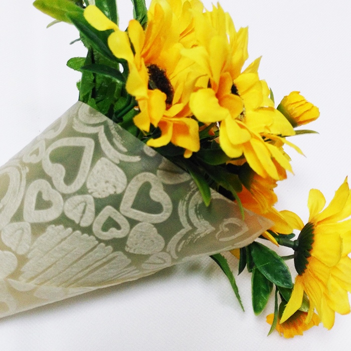 Material no tejido de papel para decoración de flores.